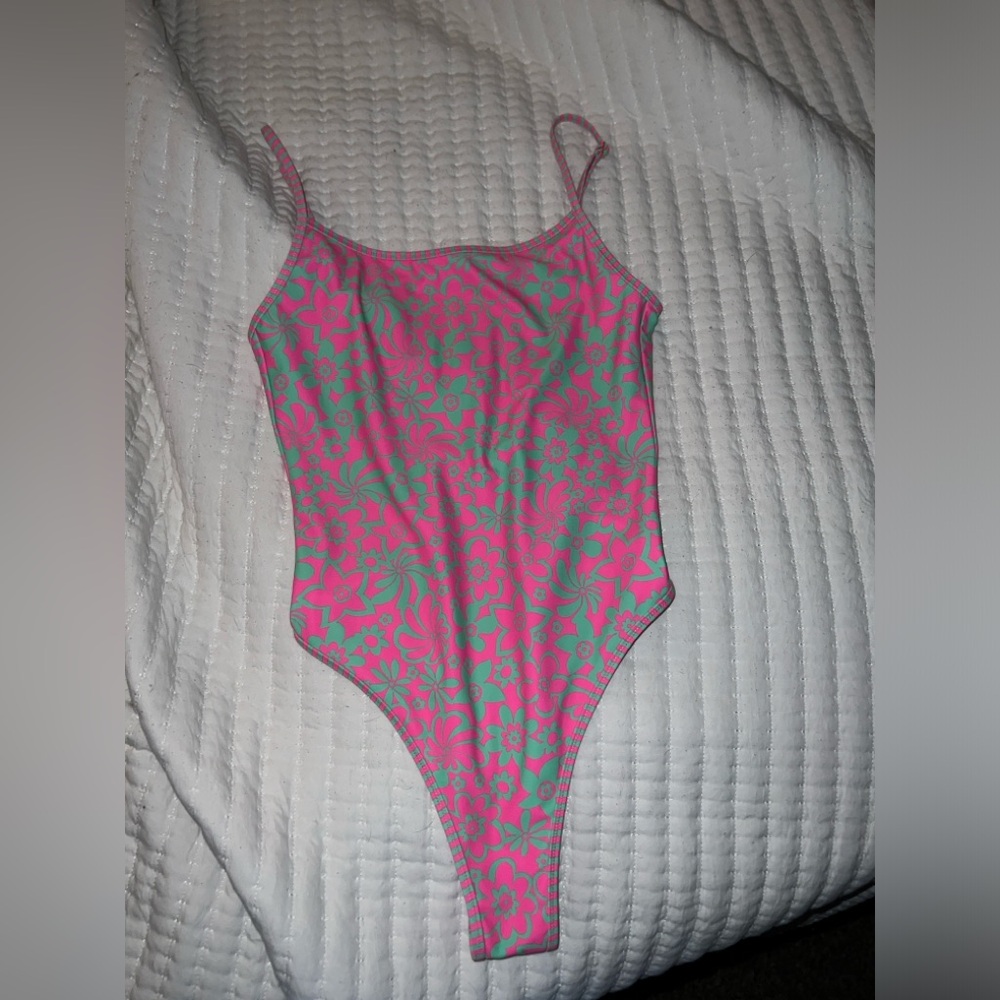 KULANI KINIS ONE PIECE